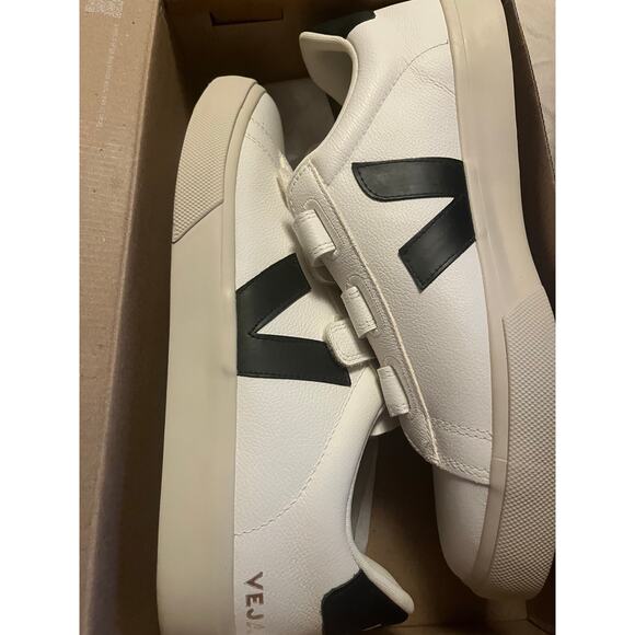 NEW VEJA Recife Logo Chromefree Leather Sneaker SZ Men 12 XTRA White/Black - Picture 7 of 7